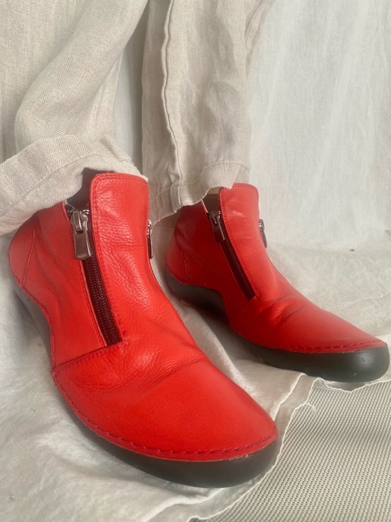 ego-trip Shoes - Red Leather Zip Ankle Boots Minimalist EU 37